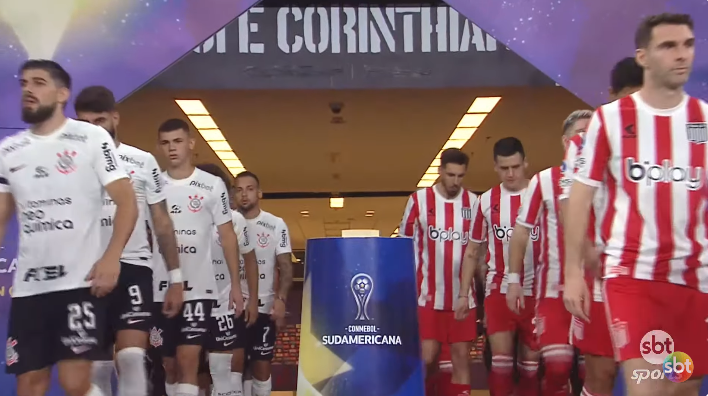 Jogadores de Corinthians e Estudiantes de La Plata