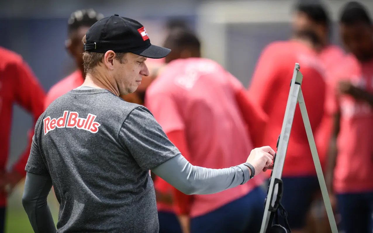 Fernando Seabra, técnico do Bragantino