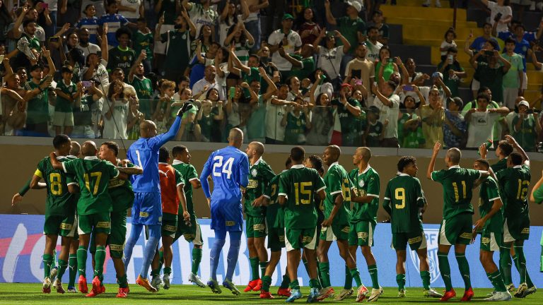 Torcida e jogadores do Palmeiras na Copinha 2025