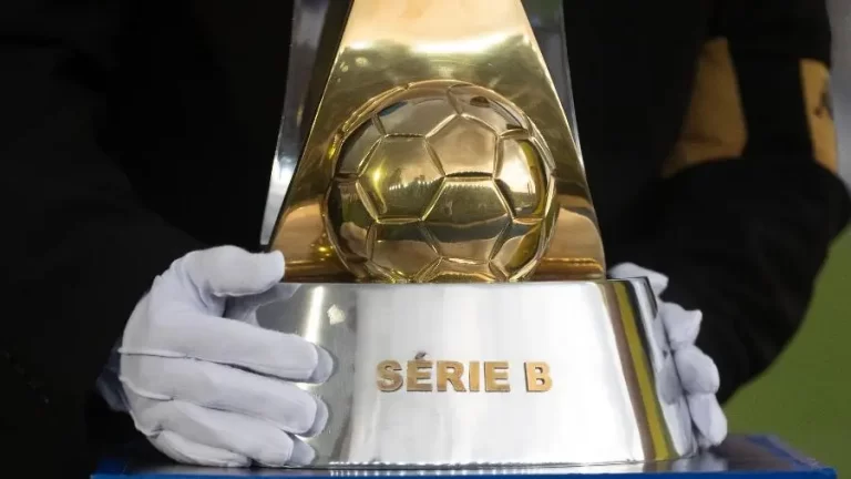 Troféu da Série B do Brasileirão. Foto: Lucas Figueiredo/CBF