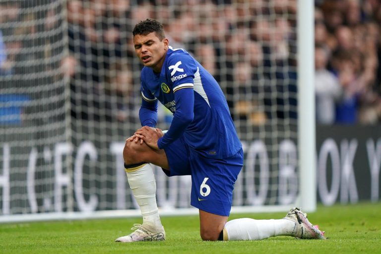 Thiago Silva durante partida do Chelsea na Premier League (Foto: Icon Sport)