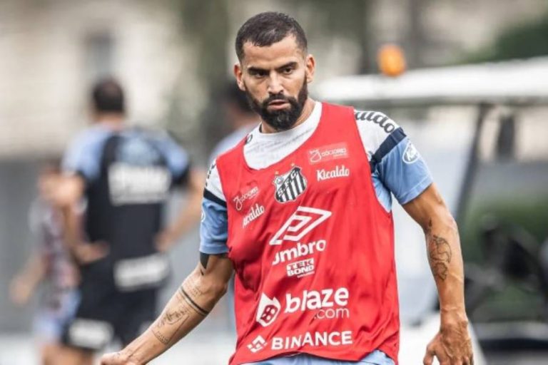 Tomás Rincón em treino do Santos