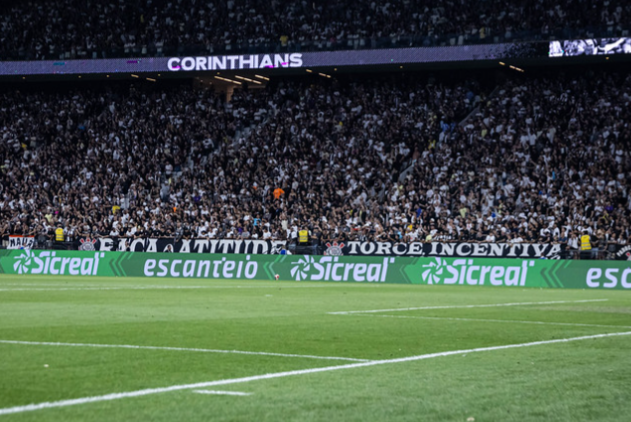 Torcida do Corinthians na Neo Química Arena