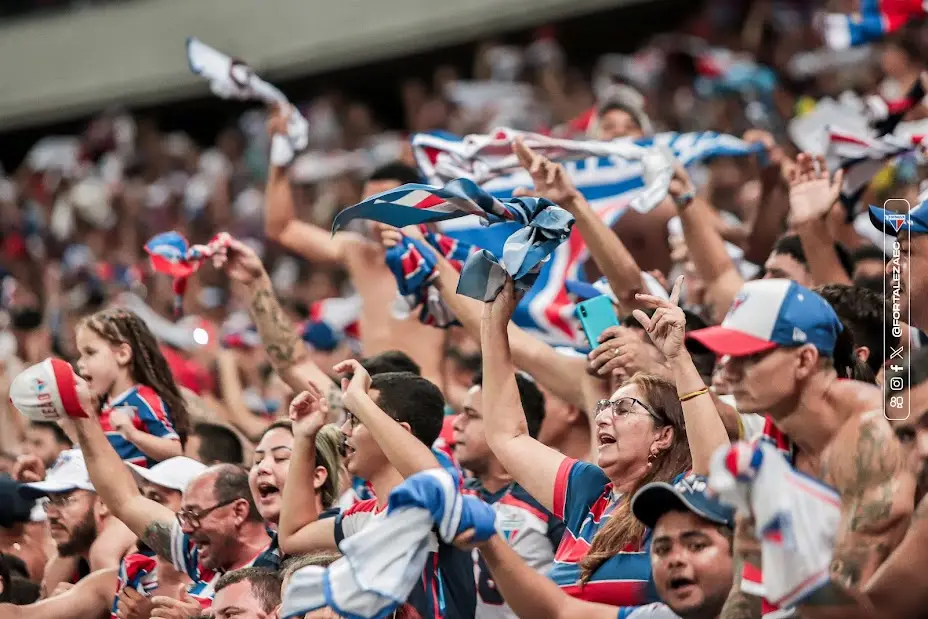 Torcida do Fortaleza na Arena Castelão