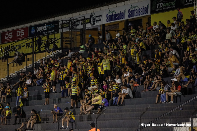 Torcida do Novorizontino no estádio Jorge Ismael de Biasi