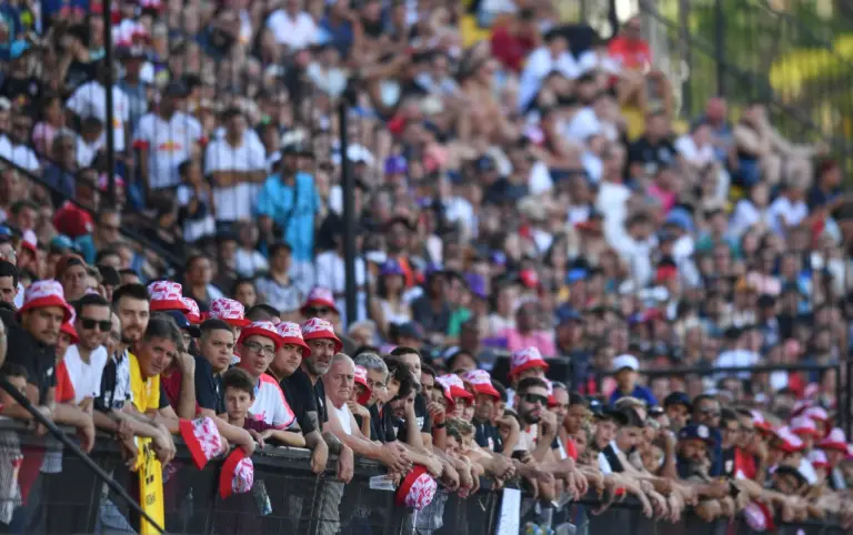 Torcida do Bragantino no Nabi Abi Chedid