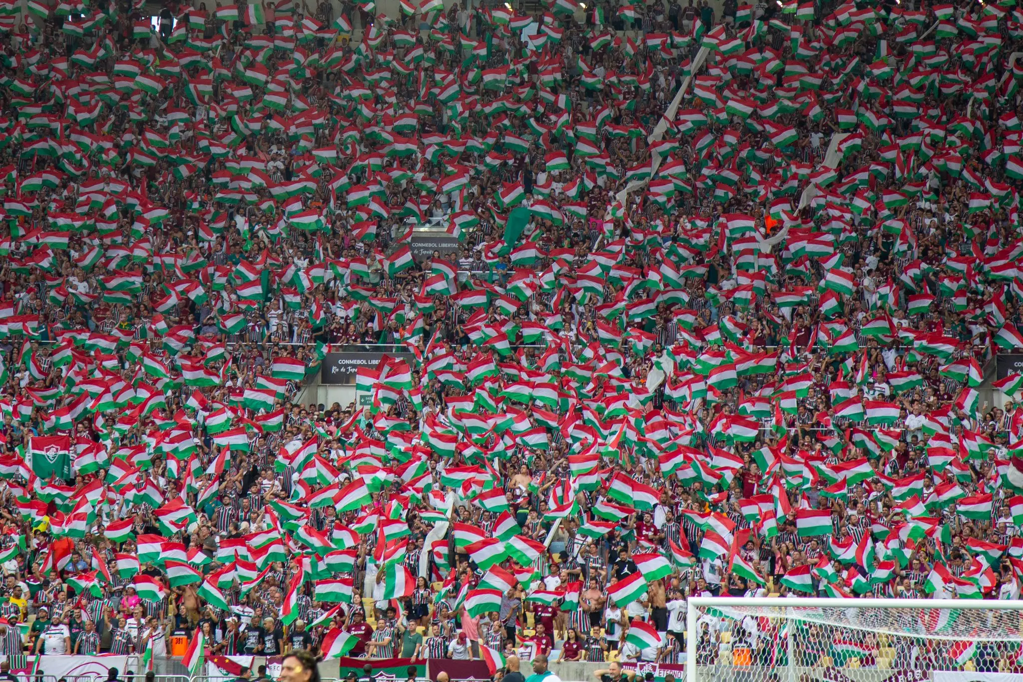 Torcida do Fluminense no estádio do Maracanã