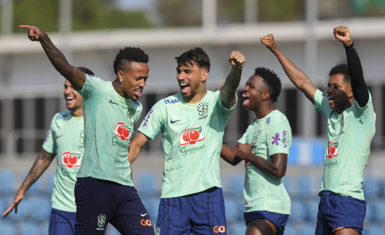 Eder Militão, Paquetá, Vini Junior e Rodrygo treinando pela seleção brasileira