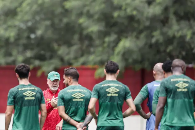 Mano Menezes e jogadores do Fluminense