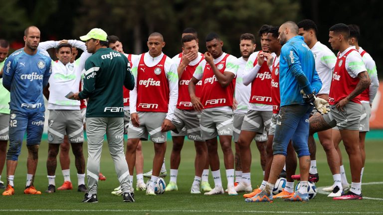 Abel Ferreira e jogadores do Palmeiras