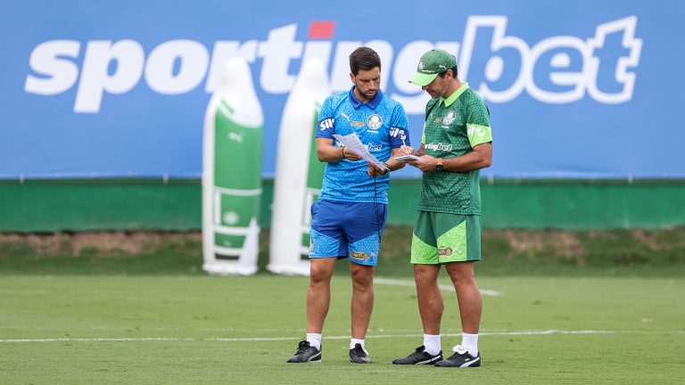 Abel Ferreira e Carlos Martinho, técnico e auxiliar do Palmeiras