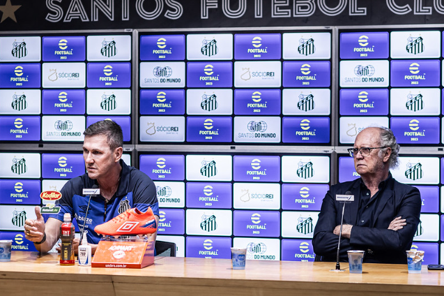 Paulo Turra e Paulo Roberto Falcão, técnico e coordenador de futebol do Santos