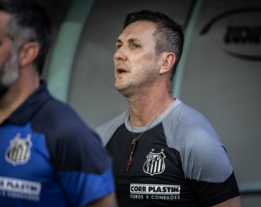 Paulo Turra, técnico do Santos