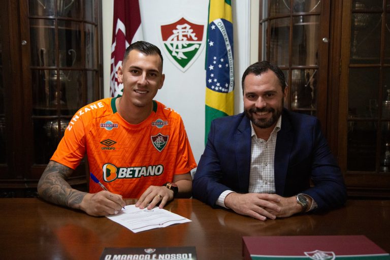 Fluminense acerta a contratação de goleiro Vitor Eudes