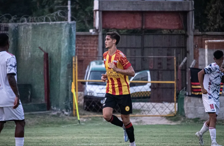 O Botafogo contratou o atacante uruguaio Aldama