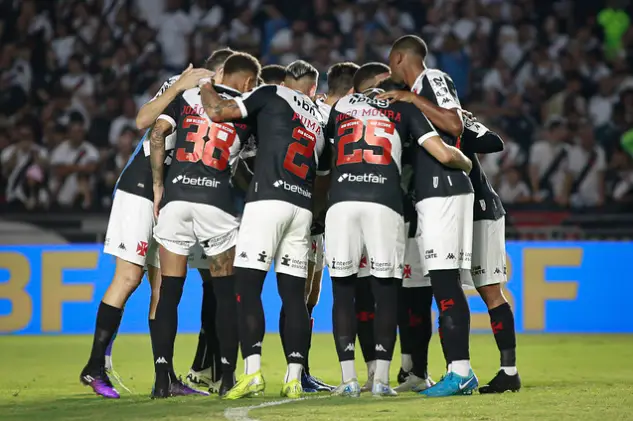 Jogadores do Vasco reunidos em São Januário