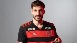 Matías Viña está próximo de retornar aos gramados pelo Flamengo