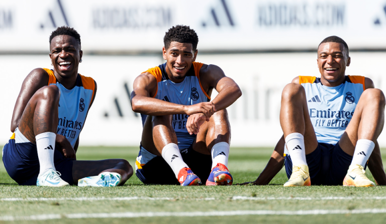 Vinicius Junior, Jude Bellingham e Kylian Mbappé, jogadores do Real Madrid