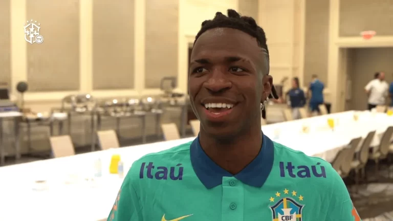 Vini Jr se apresenta à Seleção Brasileira para a Copa América