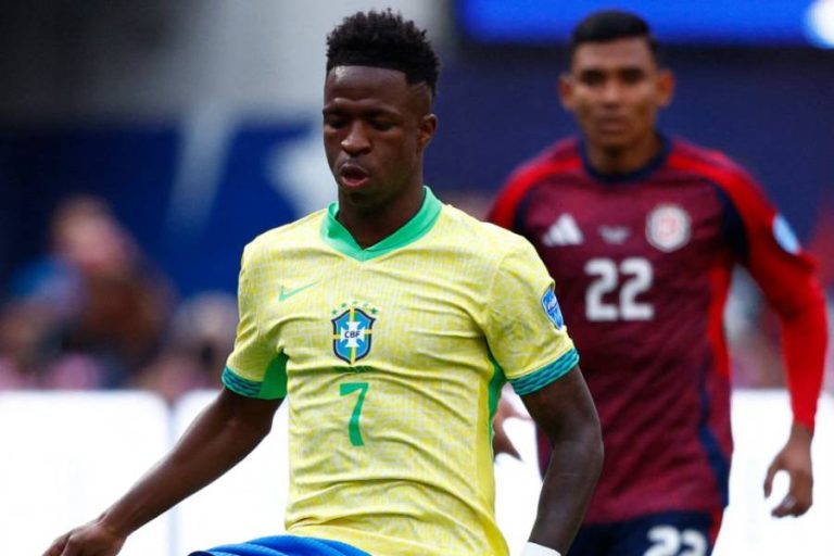 Vinicius Júnior contra a Costa Rica