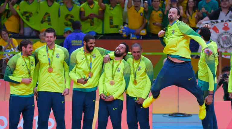 Jogadores brasileiros campeões do vôlei masculino na Rio 2016