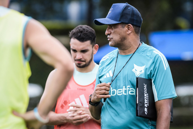 Wesley Carvalho, técnico do Cruzeiro