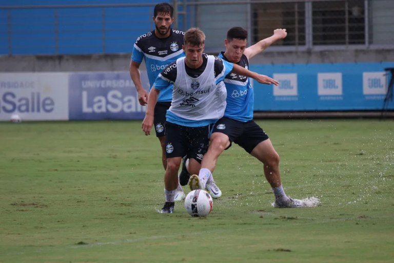 Mistério sobre lesionados e coletivo com reservas: o treinamento do Grêmio