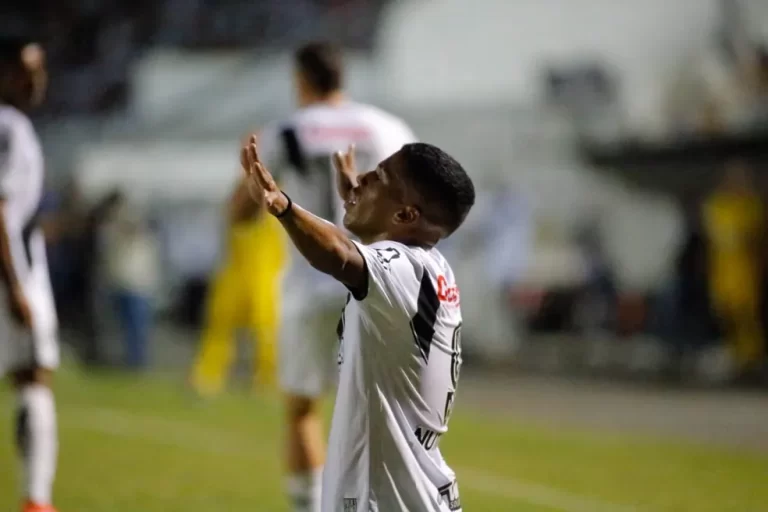 Eliel, Ponte Preta. Foto: Karen Fontes/PontePress