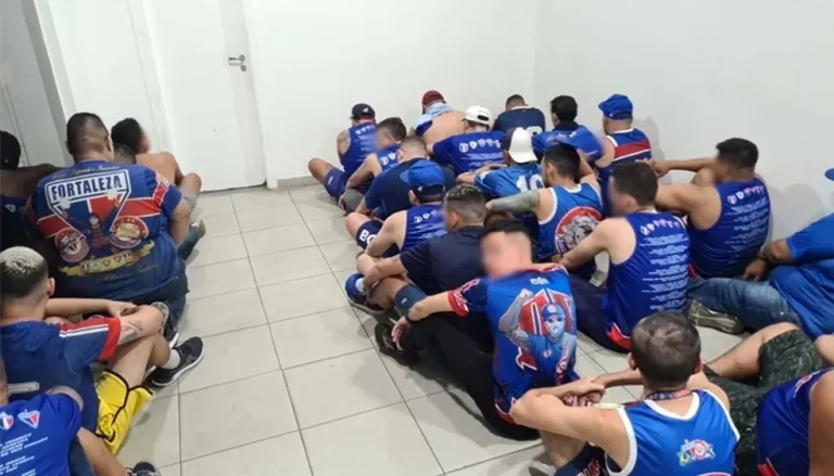 35 torcedores do Fortaleza são presos por briga antes do jogo contra o Goiás. Foto: Reprodução/MPCE