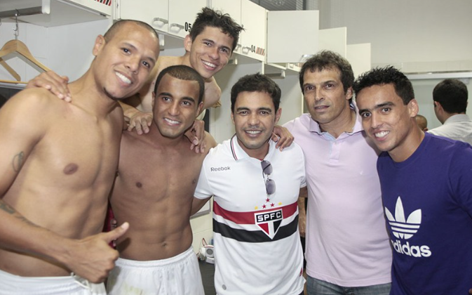 Zezé di Camargo e jogadores do São Paulo