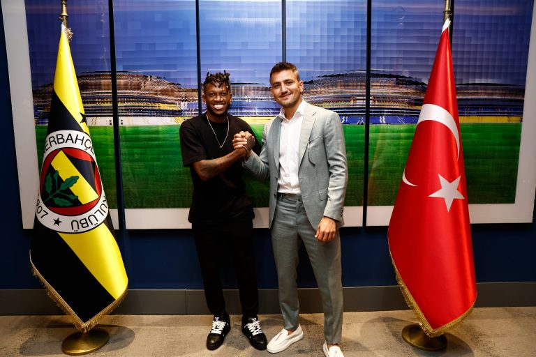 Fred, l'ancien brésilien des Red Devils, reçu en héros par les fans de Fenerbahçe en Turquie