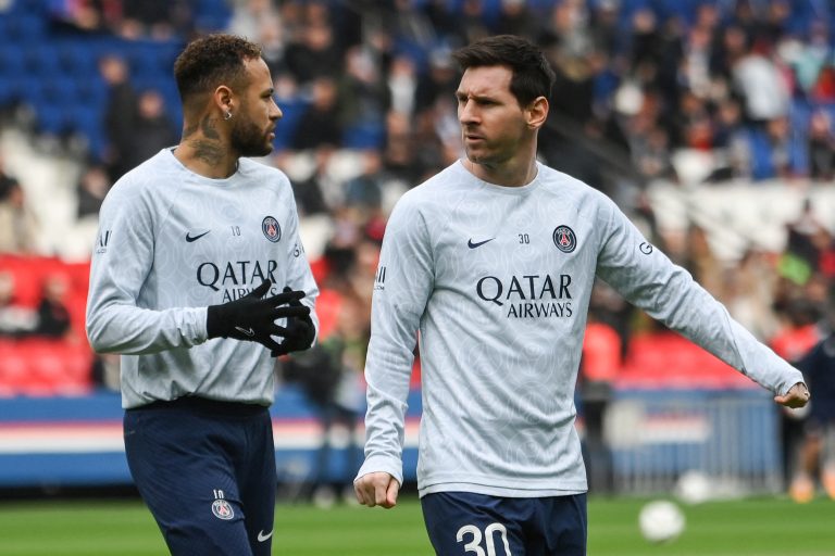 Neymar et Messi menacés par les supporters ultras