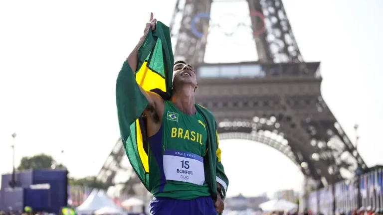 Caio Bonfim, medallista olímpico brasileño en París 2024