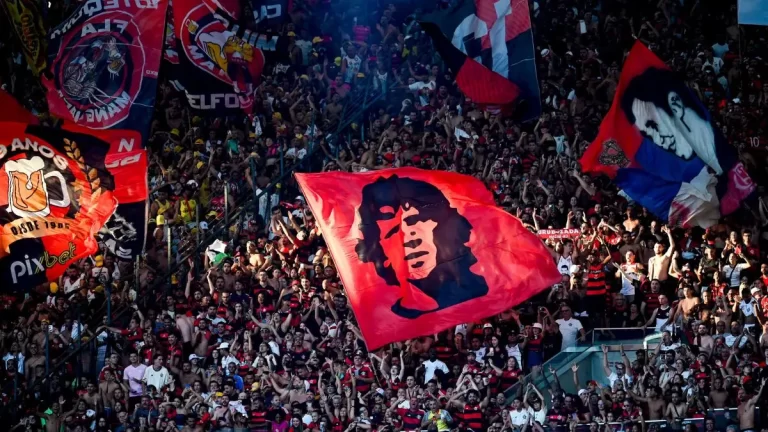 Aficionados del Flamengo, el club más seguido en redes sociales en el Brasileirão