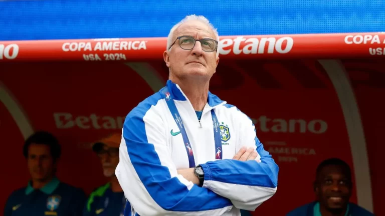 Dorival Júnior, entrenador de Brasil, durante el partido ante Costa Rica (0-0)