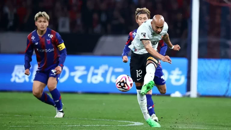 Thiago Santana anotó un golazo con Urawa Reds que podría optar a ganar el Premio Puskas