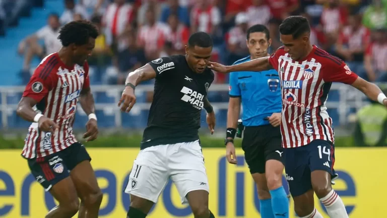 El Botafogo avanzó en la Copa Libertadores tras empatar ante Junior en Barranquilla