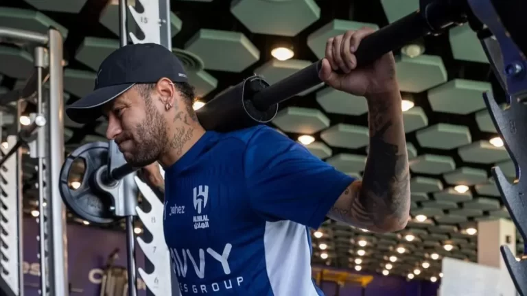 Neymar Jr. entrenando duro para volver a las canchas en este 2024 con el Al-Hilal