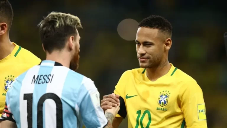 Lionel Messi choca manos con Neymar Jr., ex compañero, amigo y rival