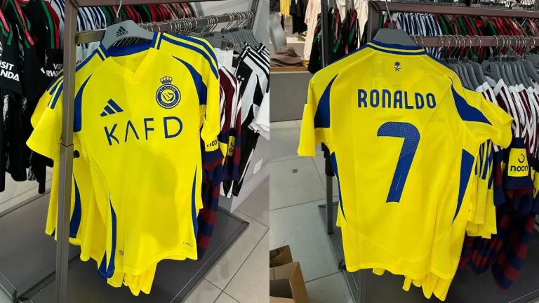 Un usuario de Twitter, actualmente conocida como X, identificó las nuevas camisetas del Al-Nassr en una tienda Adidas de Estados Unidos