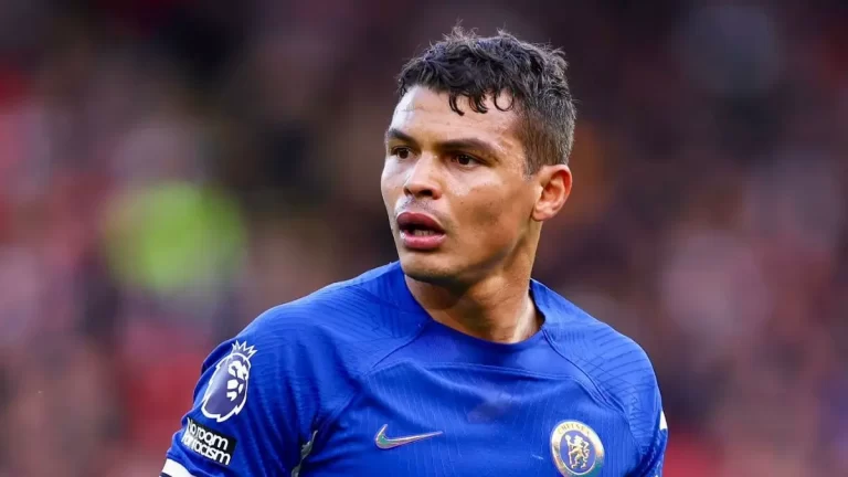 Thiago Silva, zaguero brasileño del Chelsea, disputando un partido en la Premier League