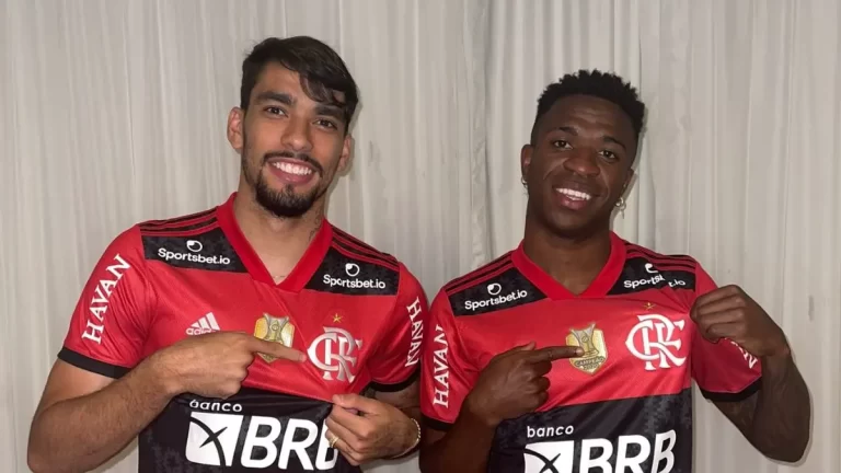 Lucas Paquetá, futbolista formado en el Flamengo, junto a su compatriota Vinicius Jr.