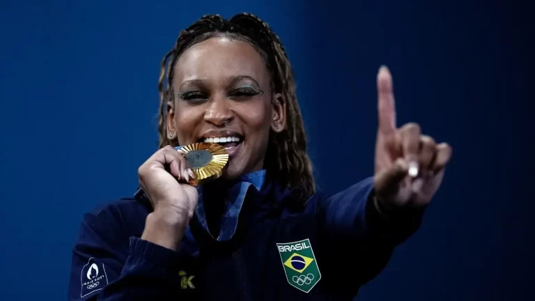 Rebeca Andrade, medallista olímpica brasileña en París 2024