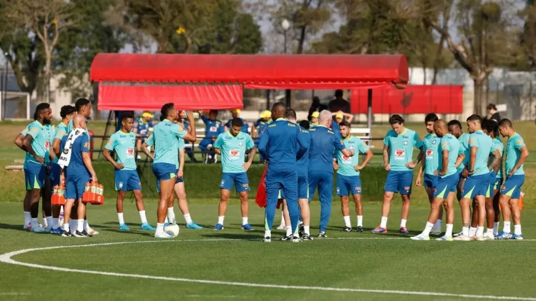 La Seleção entrenando de cara a los partidos de eliminatorias CONMEBOL de septiembre